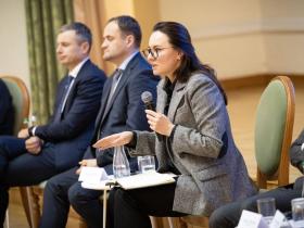 "1000 грн - кожному" та "УЗ - 3000": Прем'єр Юлія Свириденко розповіла про нові урядові програми підтримки