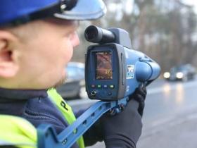 Суд поставив крапку: прилад вимірювання швидкості TruCAM не можна тримати в руках