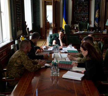 Зарплати військових в тилу від 30 тис грн/міс, а піхотинців до 400 тис - Зеленський анонсував початок реформування армії
