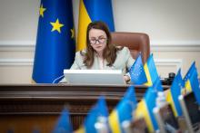 Уряд скасував обмеження на виїзд за кордон для окремої категорії жінок-посадовиць під час воєнного стану