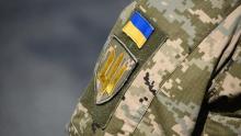 Апеляційний суд скасував рішення про встановлення факту проживання сестри із зaгиблим братом-військoвослужбовцем