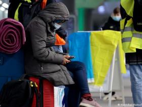 5 головних запитань про статус біженця та тимчасовий захист українців за кордоном