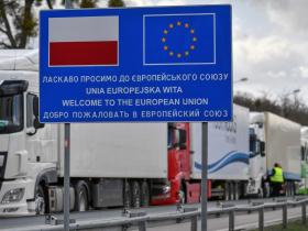 Українським біженцям дозволили в’їжджати до Польщі та подорожувати Європою