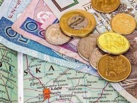 Українці, які мають офіційний стаж роботи в Польщі, можуть претендувати на пенсію в цій країні