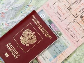 Рада ЄС ухвалила повне призупинення спрощеного візового режиму з рф: що зміниться для росіян?