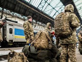 Чи мають право військовослужбовці виїзджати у відпустку за кордон