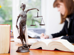 Чому вашому бізнесу не потрібен корпоративний юрист
