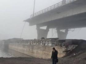 Внаслідок обстрілу Антонівського мосту Херсонщини загинув цивільний та поранено журналіста іноземного видання