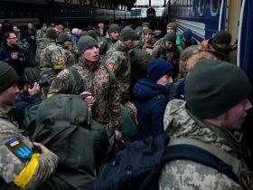 Чи можуть мобілізувати двох членів родини під час воєнного стану в Україні: роз'яснення юристів