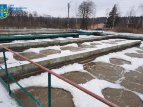В Україні вперше судитимуть за екоцид: двох службовців підприємства обвинувачують в отруєнні водних ресурсів
