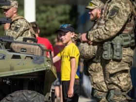 Як звільнитись з військової служби багатодітному батьку?