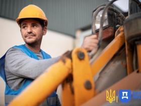  Які основні вимоги з охорони праці при експлуатації навантажувачів? 