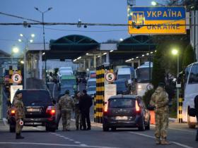 В Україні в тестовому режимі запускають електронну чергу для перетину кордону