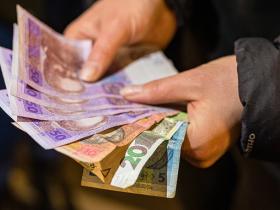 Увага! Уряд відтермінував нові правила виплати допомоги для ВПО, які повинні були запрацювати з 1 серпня