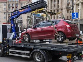 В Україні хочуть заборонити інспекторам з паркування примусову евакуацію авто: але є один нюанс
