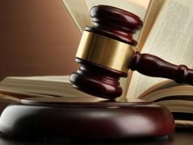 Помилкове роз’яснення судом строку і порядку набрання рішенням законної сили - підстава для поновлення строку на оскарження