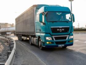 Уряд удосконалив процедуру перетину кордону водіями вантажівок та автобусів