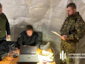 Начальник військової частини відправив підлеглих ремонтувати свій будинок й нараховував їм бойові