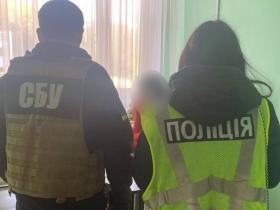 Підробляв документи про інвалідність: поліцейські викрили завідувача психіатричного відділення