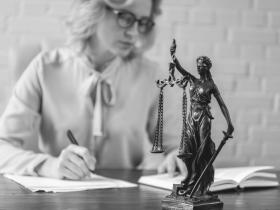 Коли і як залучати незалежного експерта для перевірки висновків?