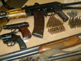 Зброя та боєприпаси: за яких умов зберігання вважається незаконним та яка за це відповідальність (відео)