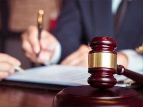 Щодо залучення третьої особи при відкритті провадження у справі