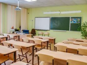 Металошукачі, рамки та поліція: в освітніх закладах України впроваджують заходи безпеки