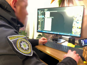Завдав провідній світовій компанії сотні мільйонів збитків: кіберполіція та слідчі Нацполу викрили хакера