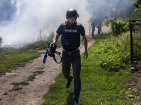 CPJ розробили рекомендації з безпеки для журналістів, які роблять репортажі з передової лінії війни