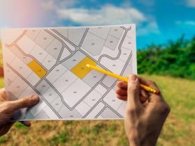 Деякі питання реєстрації прав при зміні цільового призначення земельної ділянки, складу земельних угідь або прізвища власника