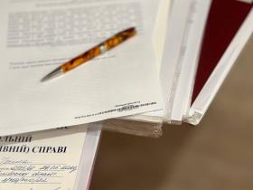 Судове рішення про стягнення аліментів з відповідача в сумі еквівалентній долару США