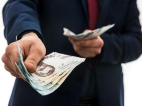 Кабмін підвищив мінімальну зарплату бюджетникам: на скільки зростуть виплати?