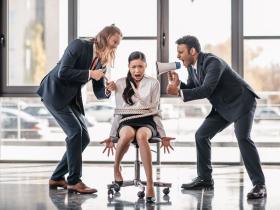 Цькування з боку колег або керівництва: як проявляється мобінг?