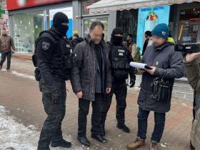 У Києві затримали посадовця КМДА та його спільника