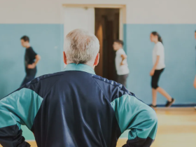 Яких вимог з охорони праці повинен дотримуватися вчитель фізичної культури у спортивній залі