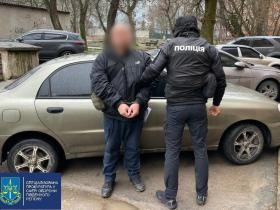 За систематичне вимагання хабарів затримали підлеглих начальника ГУ ВСП генерала Гуцола