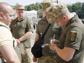 У районному ТЦК м. Києва відповіли чи можуть їх працівники затримувати людей на вулицях?