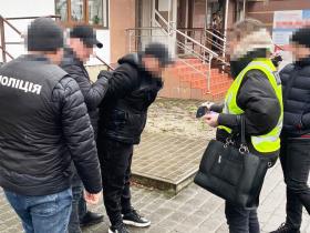 Керівника волинського благодійного фонду заарештували за переправлення ухилянтів за кордон