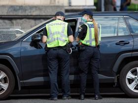 Коли поліцейські мають право вимагати вийти з автомобіля: роз'яснення юристів