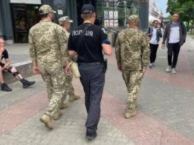 Співробітники ТЦК не уповноважені затримувати осіб але в суді це довести складно