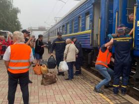 Увага! Евакуація мешканців Донеччини: в ОВА оприлюднили графік руху спецпоїздів та контакти для заявок