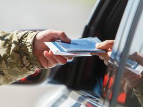 Що варто знати про пред'явлення військового квитка на кордоні: останні новини