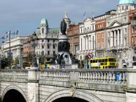 В Ірландії обмежили доступ до соціальних виплат та проживання для нових українських біженців