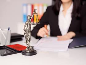Процедура виправлення технічної помилки в нотаріальному документі, якщо нотаріус виїхав за межі України і замісника немає
