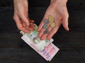 Пенсія на неповнолітню дитину по втраті годувальника: чи продовжаться виплати після усиновлення дитини?