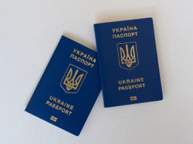 Чи можна мати 2 діючих закордонних паспорти?