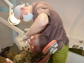 Ветерани та військовослужбовці зможуть безкоштовно отримати стоматологічні послуги – рішення Уряду