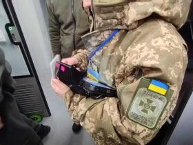 В ДПСУ розповіли хто зможе виїхати за кордон з електронним військовим квитком