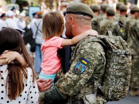 Відстрочка від мобілізації за сімейними обставинами: хто має право на неї відповідно до закону