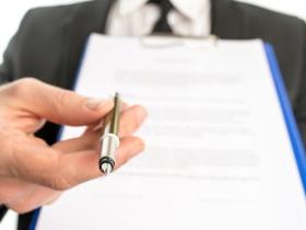 Чи є правомірним оформлення трудових взаємовідносин роботодавця з працівником шляхом видання наказу про прийняття на роботу?